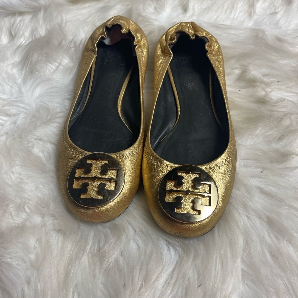 Tory Burch leather Gold slip on flats round toe gold tone logo accent SZ9M